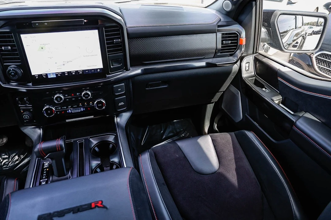2025 Ford F-150 Raptor 14th Gen - Image 15 of 31