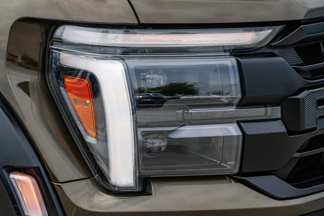 2025 Ford F-150 Raptor 14th Gen - Image 7 of 31