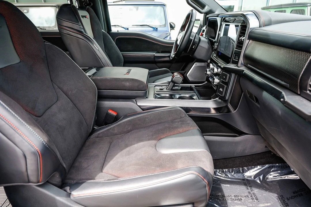 2025 Ford F-150 Raptor 14th Gen - Image 17 of 31