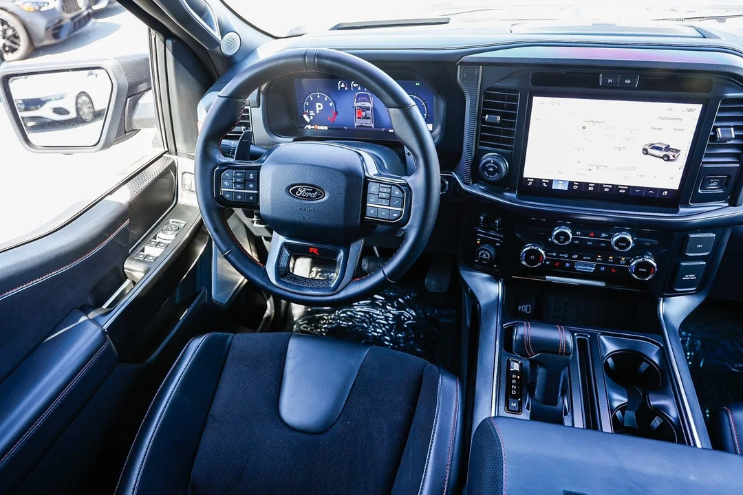 2025 Ford F-150 Raptor 14th Gen - Image 14 of 31
