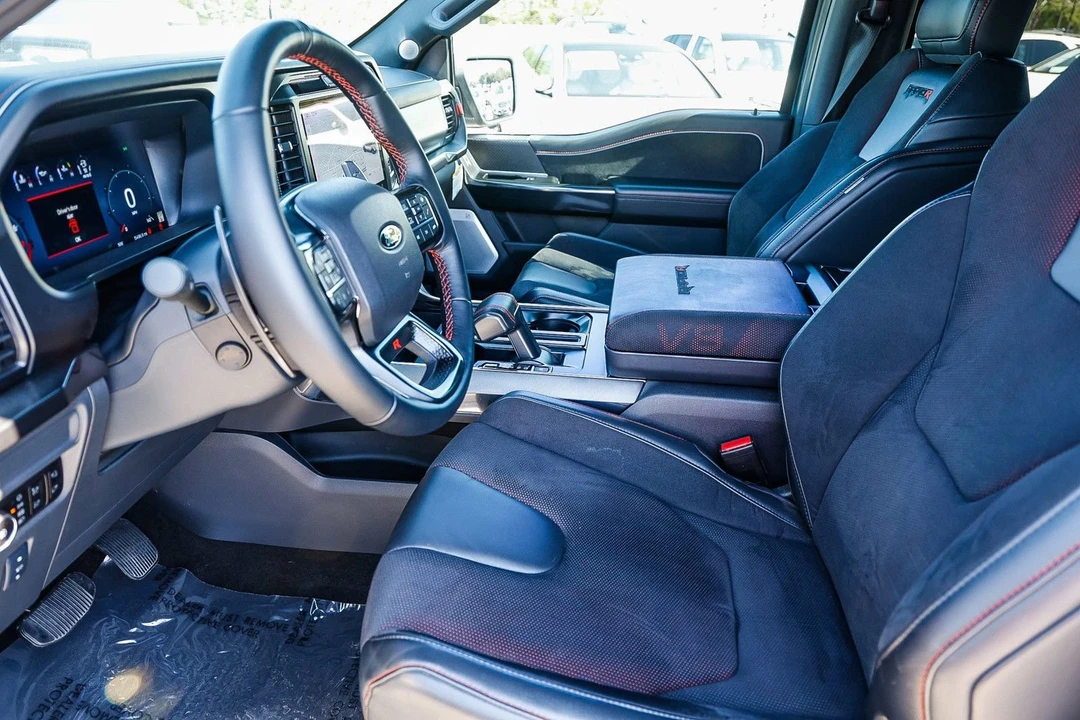2025 Ford F-150 Raptor 14th Gen - Image 19 of 31