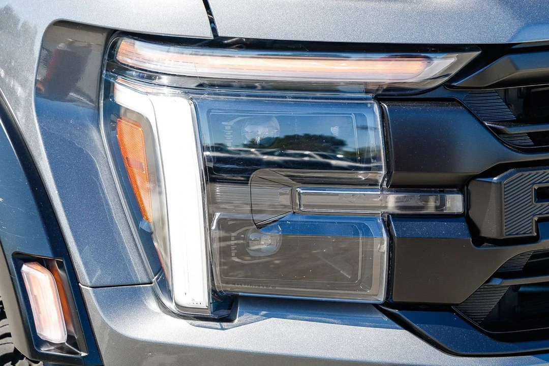 2025 Ford F-150 Raptor 14th Gen - Image 7 of 31