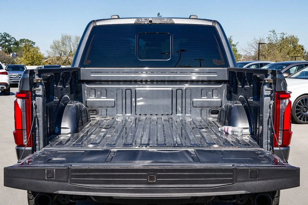 2025 Ford F-150 Raptor 14th Gen - Image 26 of 31