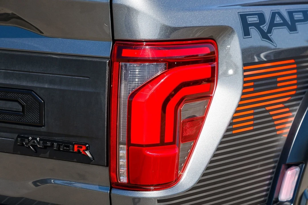 2025 Ford F-150 Raptor 14th Gen - Image 8 of 31