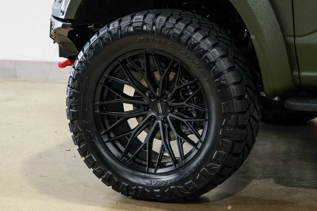 2025 Ford F-150 Raptor 14th Gen - Image 10 of 12