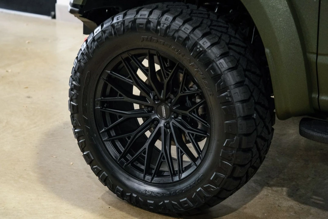2025 Ford F-150 Raptor 14th Gen - Image 11 of 12
