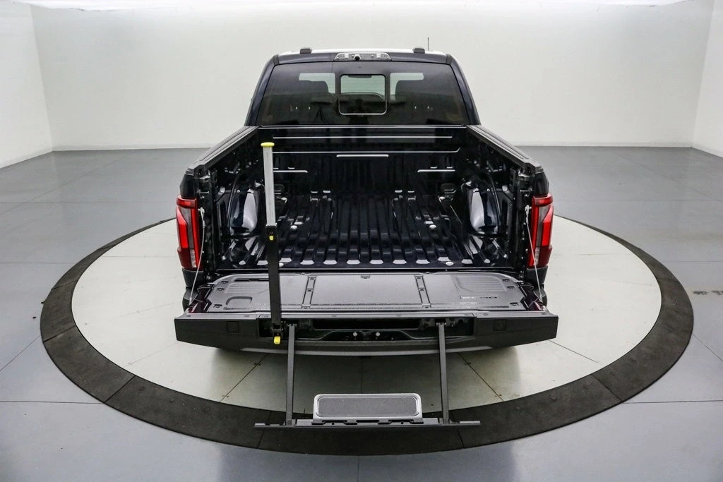2025 Ford F-150 Raptor 14th Gen - Image 7 of 21