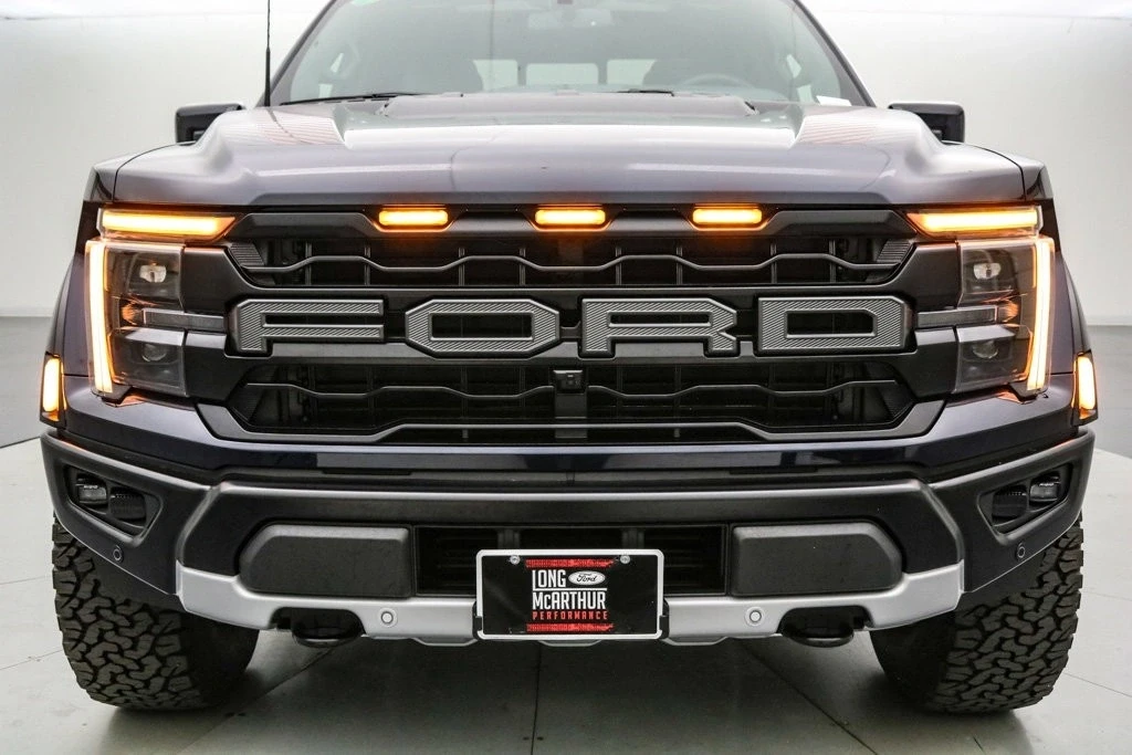 2025 Ford F-150 Raptor 14th Gen - Image 14 of 21