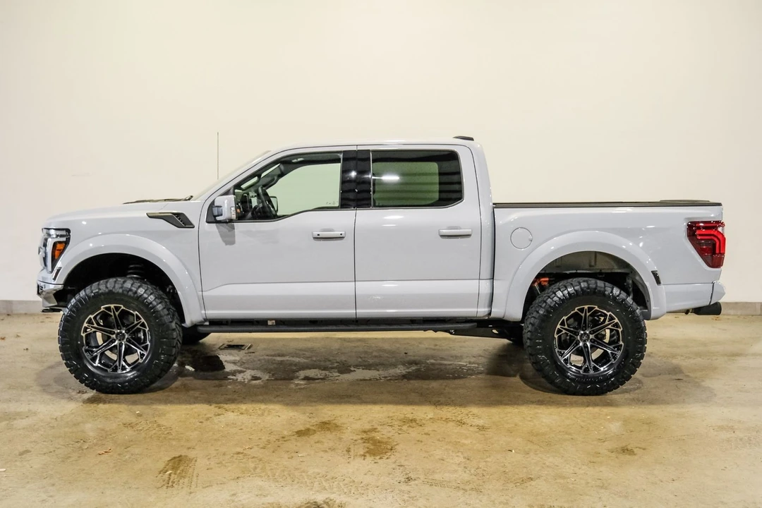 2025 Ford F-150 Raptor 14th Gen - Image 8 of 12