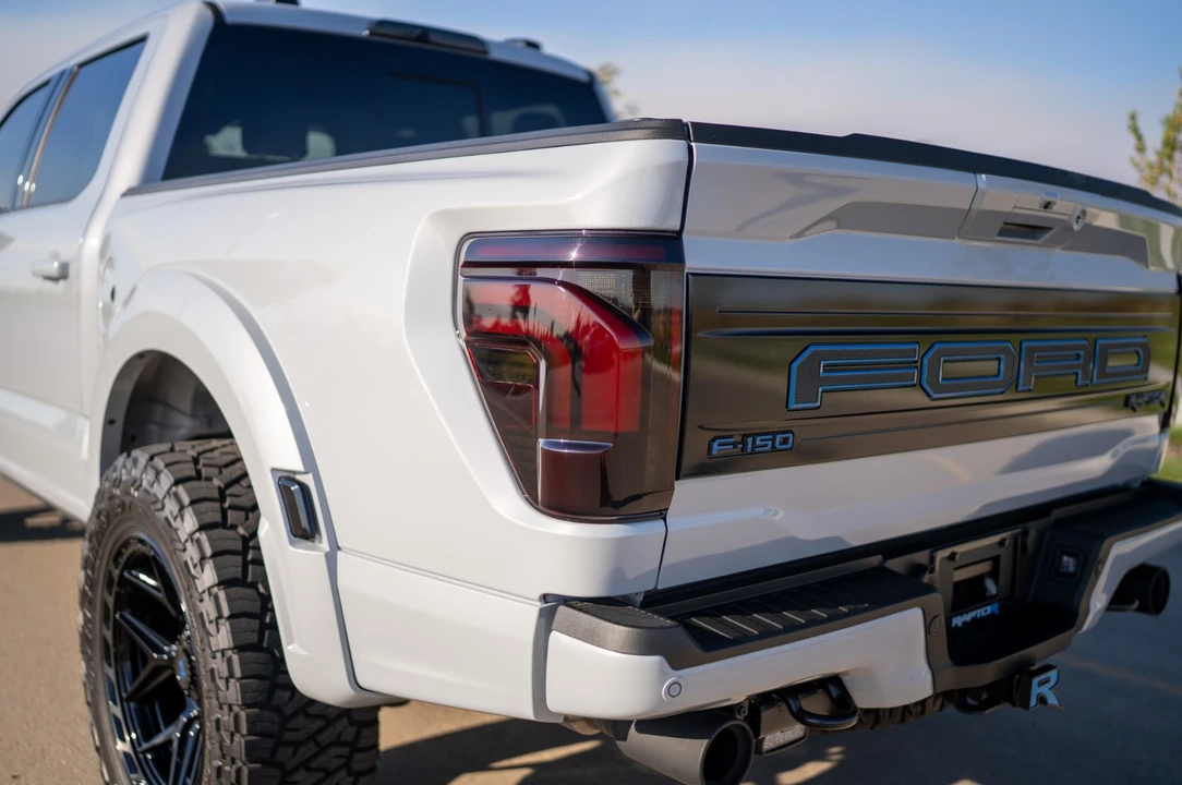 2025 Ford F-150 Raptor 14th Gen - Image 18 of 22