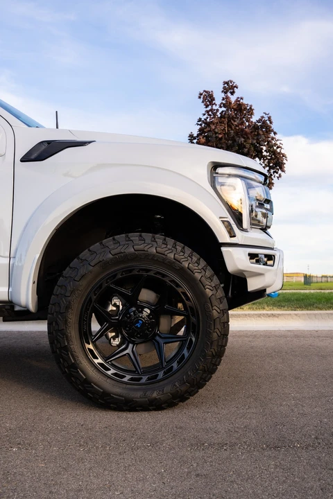 2025 Ford - Image 15 of 26