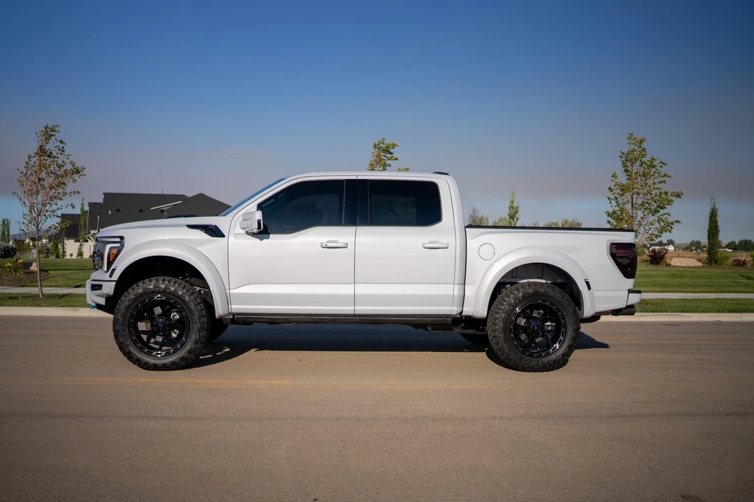 2025 Ford F-150 Raptor 14th Gen - Image 4 of 22