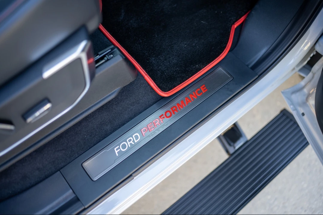 2025 Ford F-150 Raptor 14th Gen - Image 16 of 22