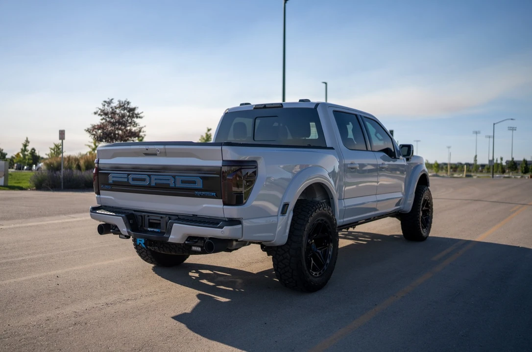 2025 Ford F-150 Raptor 14th Gen - Image 7 of 22