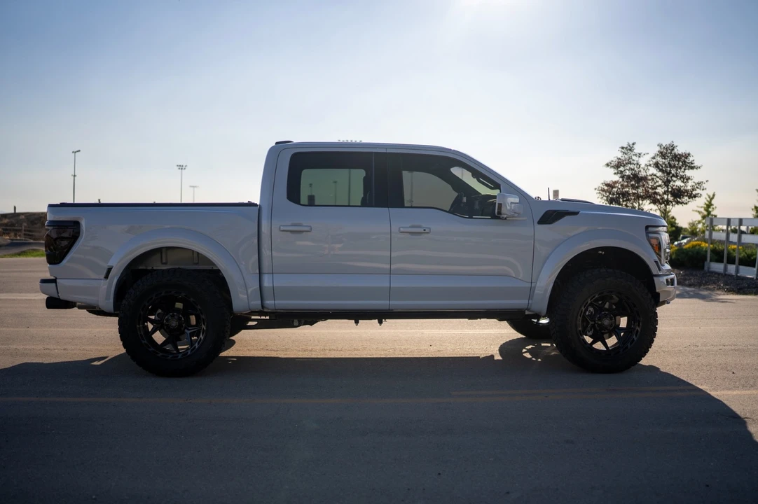 2025 Ford F-150 Raptor 14th Gen - Image 8 of 22