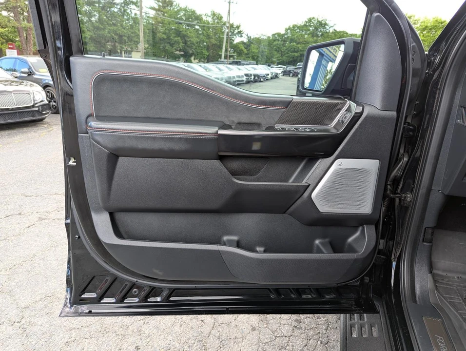 2025 Ford F-150 Raptor 14th Gen - Image 13 of 31