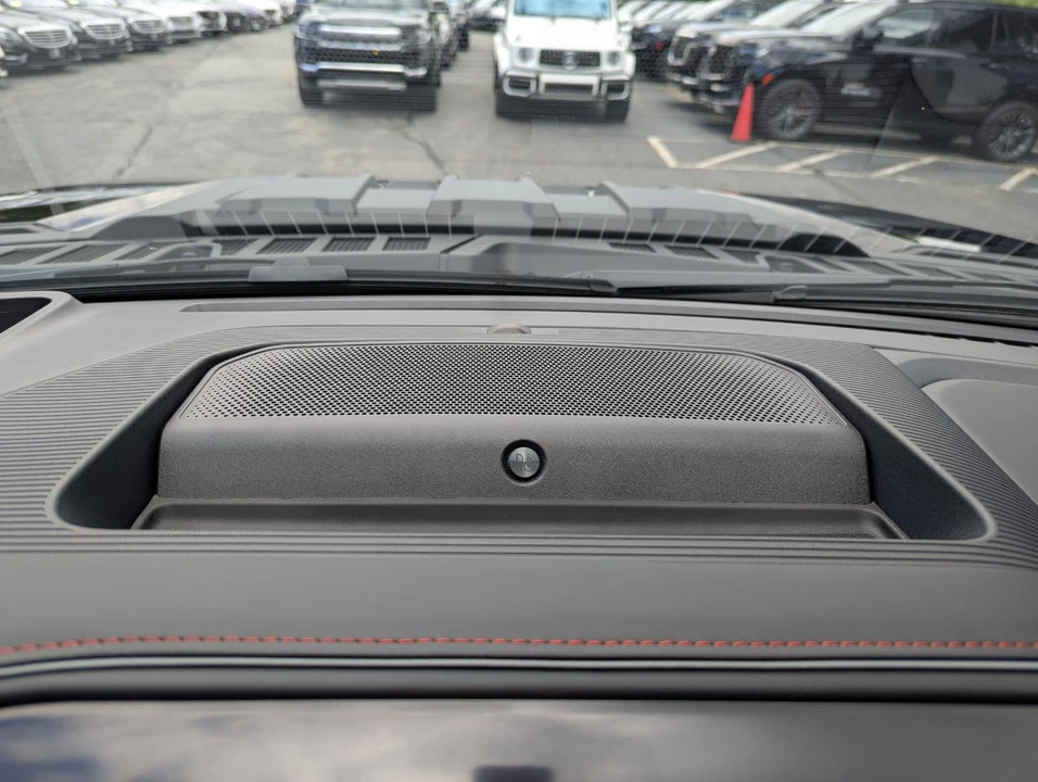 2025 Ford F-150 Raptor 14th Gen - Image 23 of 31