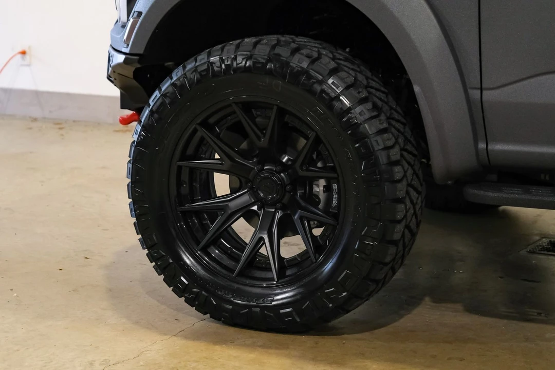2025 Ford F-150 Raptor 14th Gen - Image 10 of 12