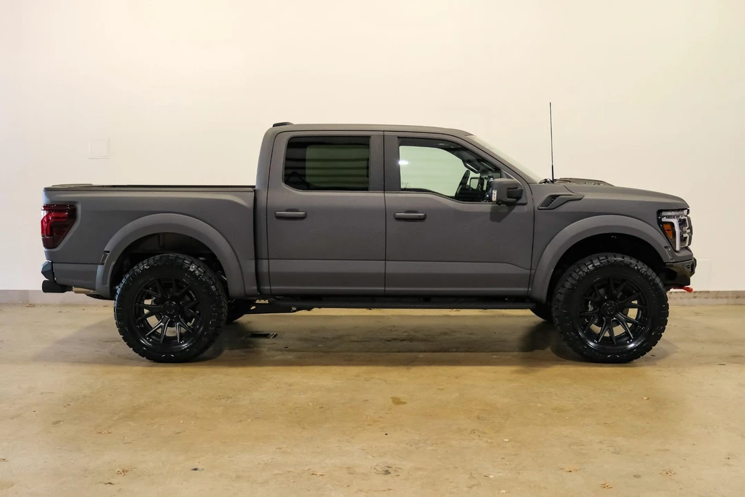 2025 Ford F-150 Raptor 14th Gen - Image 9 of 12