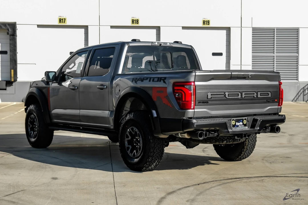 2025 Hennessey - Image 7 of 12