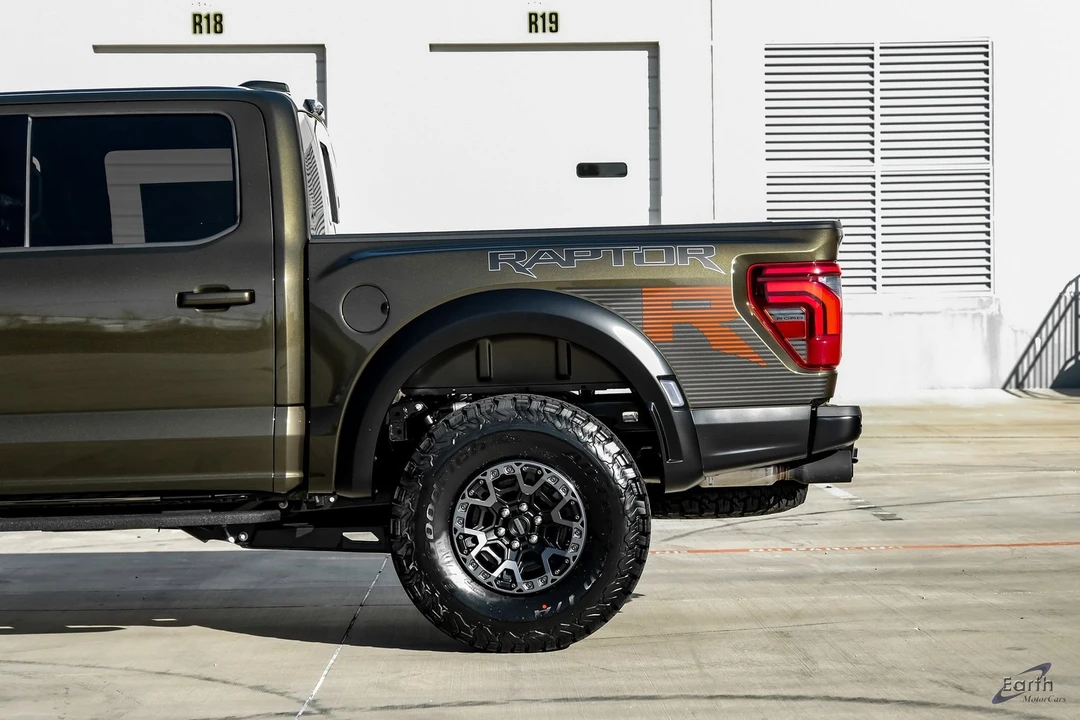 2025 Hennessey - Image 7 of 12