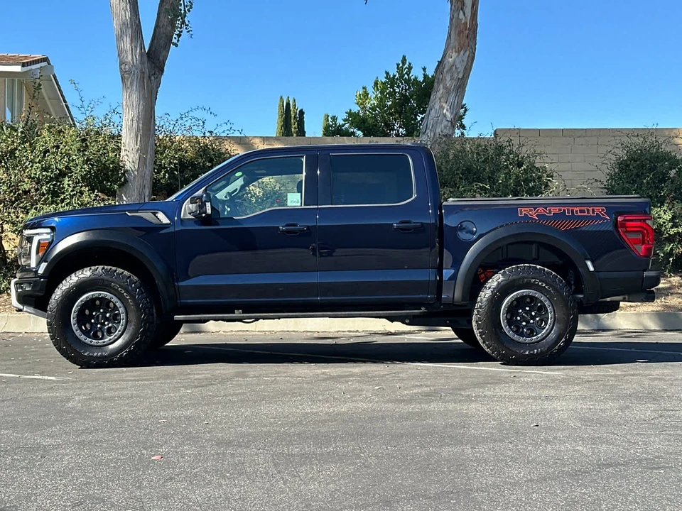 2025 Ford F-150 Raptor 14th Gen - Image 5 of 26