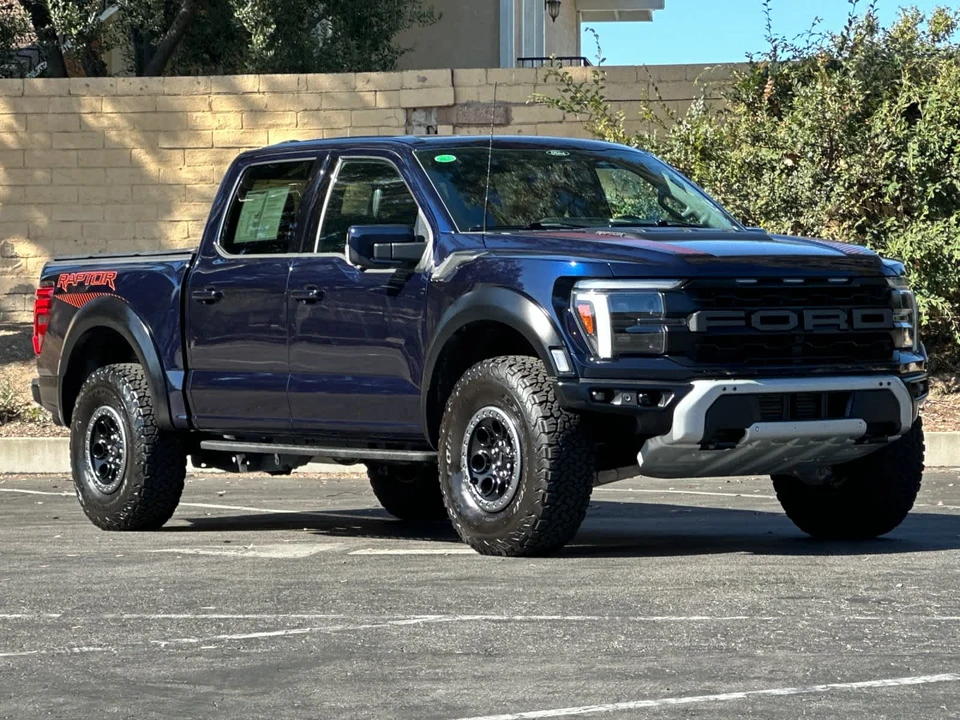 2025 Ford F-150 Raptor 14th Gen - Image 9 of 26