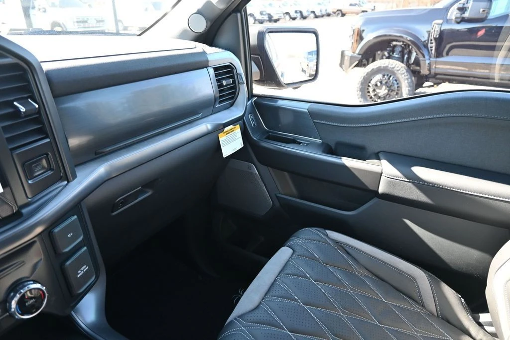 2025 Ford F-150 14th Gen - Image 21 of 30