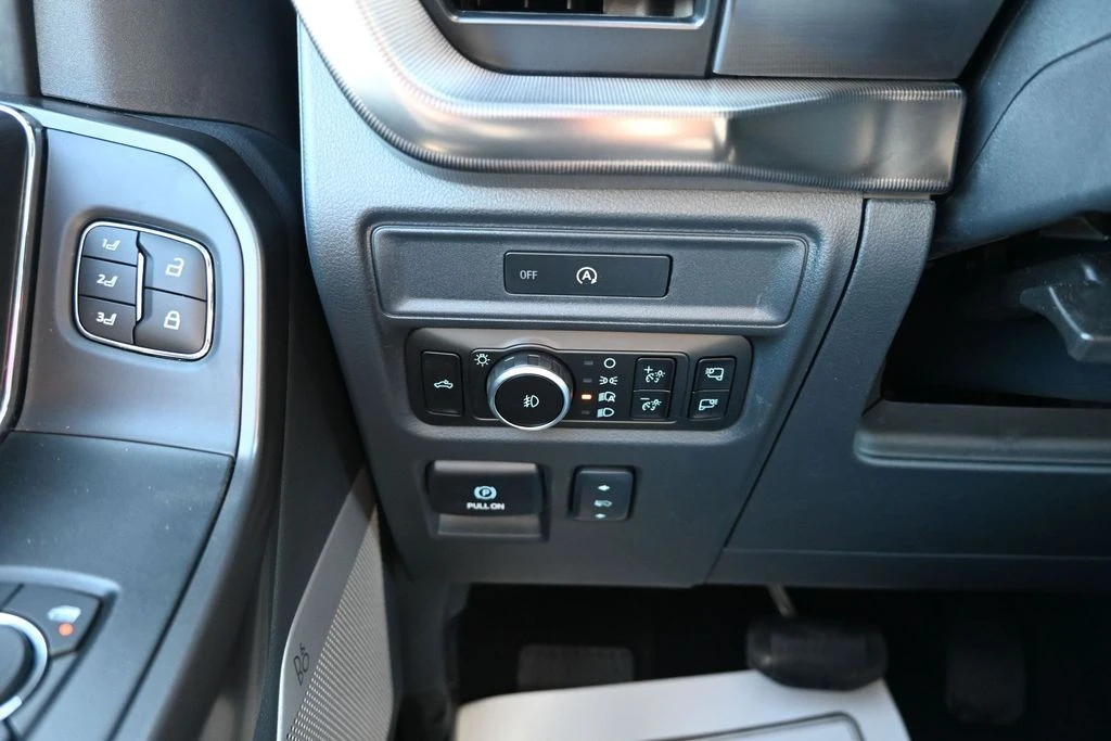 2025 Ford F-150 14th Gen - Image 26 of 30