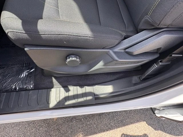2025 Ford F-150 14th Gen - Image 18 of 30