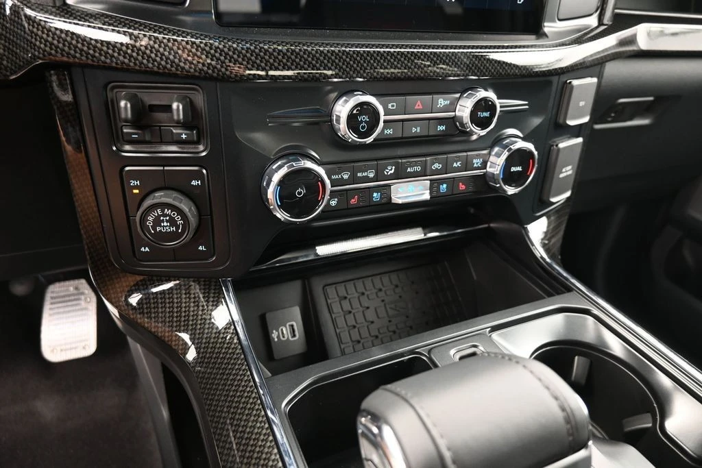 2025 Ford F-150 14th Gen - Image 19 of 31