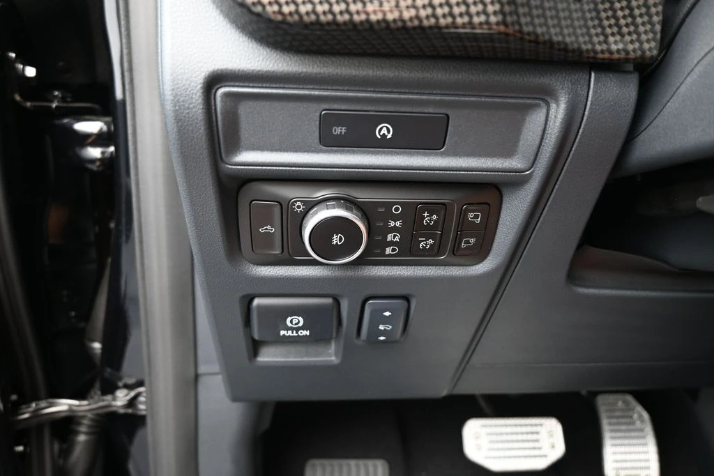 2025 Ford F-150 14th Gen - Image 17 of 31
