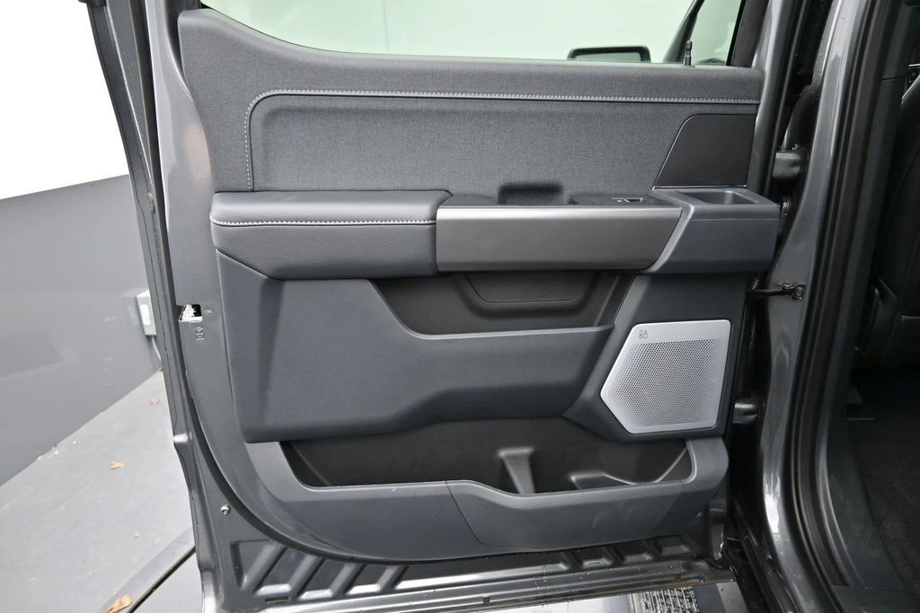 2025 Ford F-150 14th Gen - Image 18 of 31