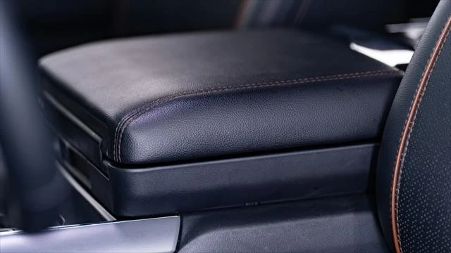 2025 Ford - Image 18 of 27