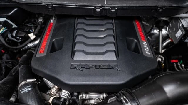 2025 Ford F-150 Raptor 14th Gen - Image 19 of 31