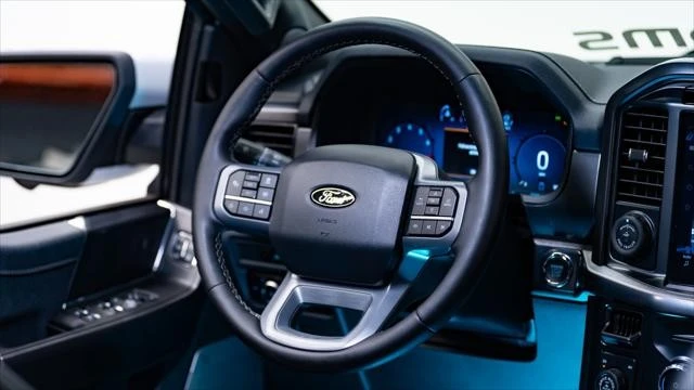 2025 Ford F-150 14th Gen - Image 24 of 31