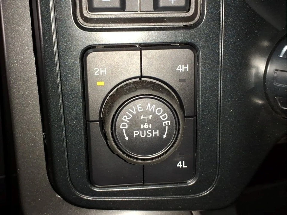 2025 Ford F-150 14th Gen - Image 14 of 29