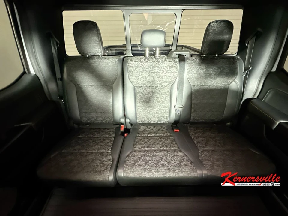 2025 Ford F-150 14th Gen - Image 13 of 24