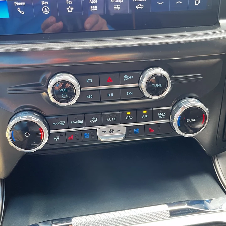 2025 Ford F-150 14th Gen - Image 27 of 31