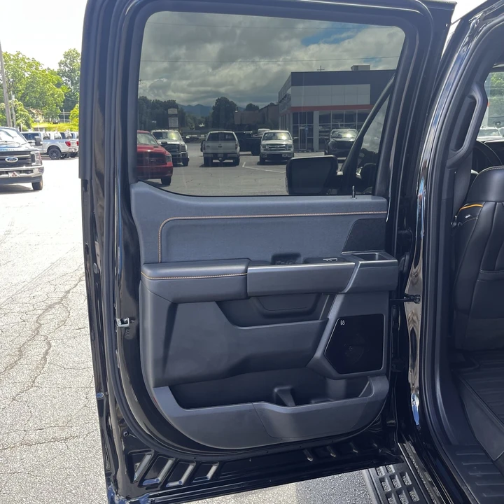 2025 Ford F-150 14th Gen - Image 12 of 31