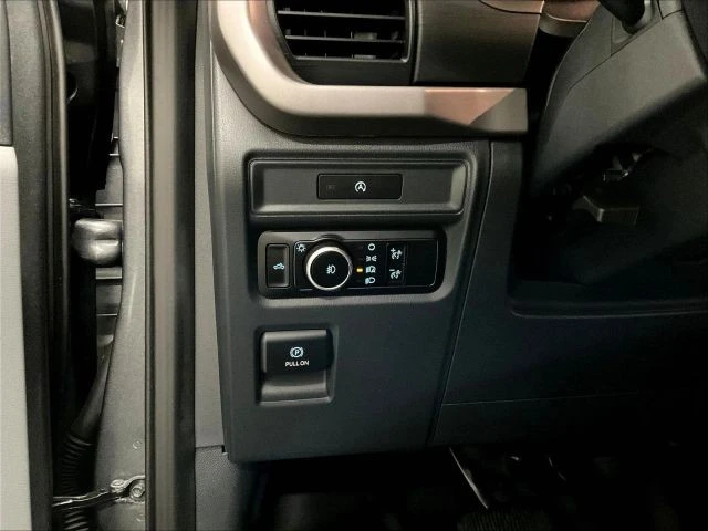2025 Ford F-150 14th Gen - Image 21 of 31