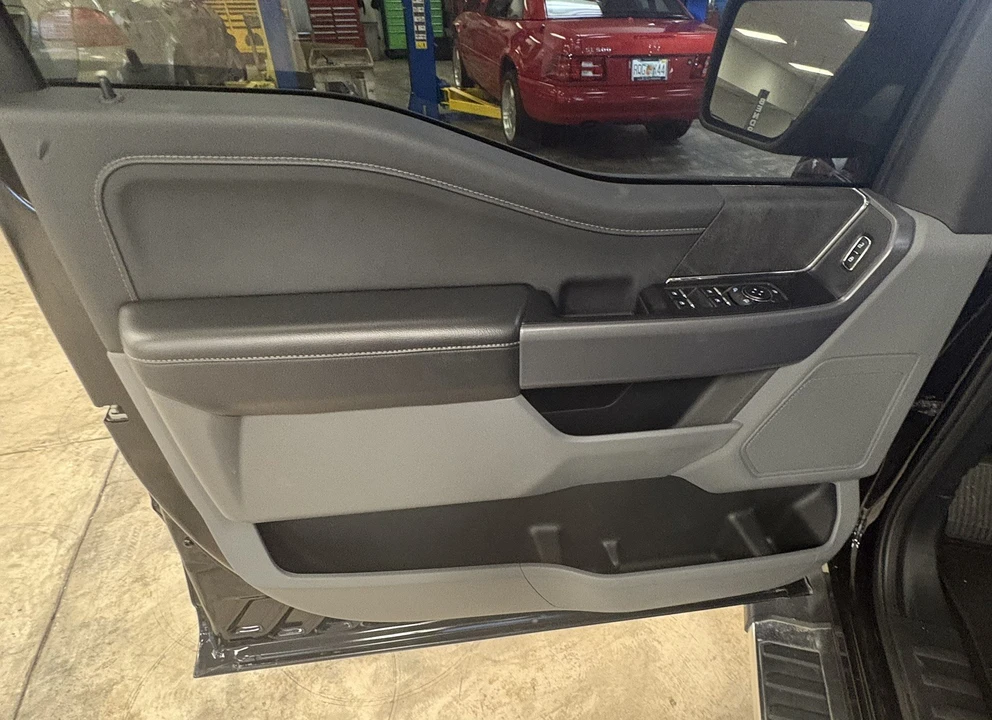 2025 Ford F-150 14th Gen - Image 17 of 31