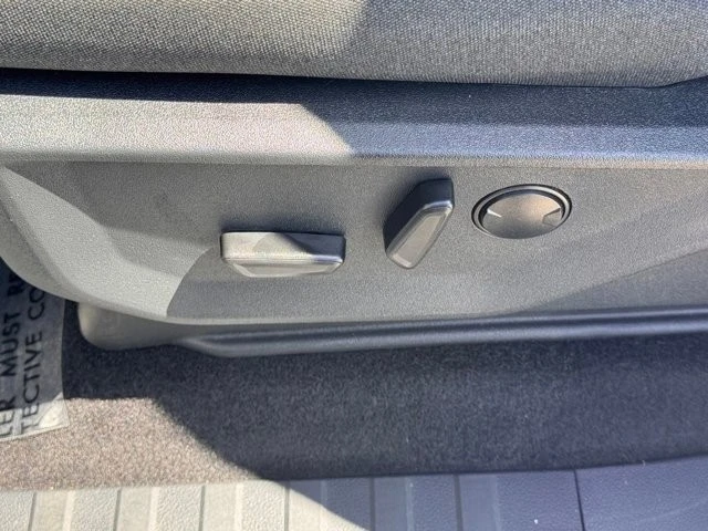 2025 Ford F-150 14th Gen - Image 18 of 30