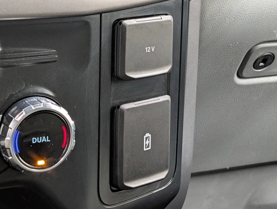 2025 Ford F-150 14th Gen - Image 7 of 31