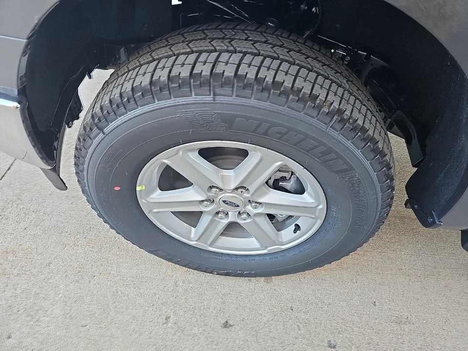 2025 Ford F-150 14th Gen - Image 18 of 21