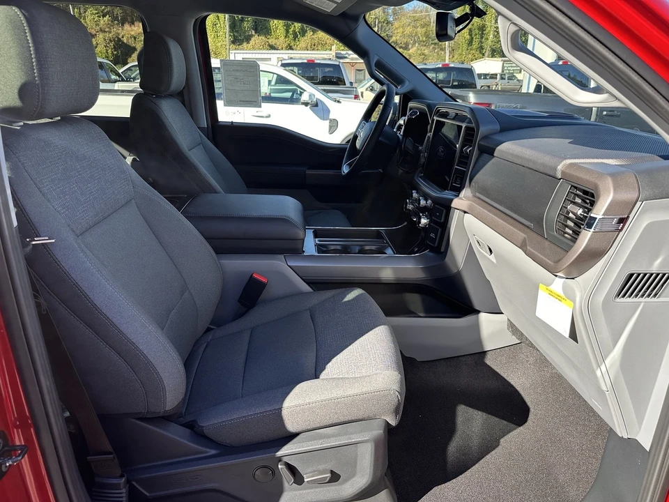 2025 Ford F-150 14th Gen - Image 15 of 21