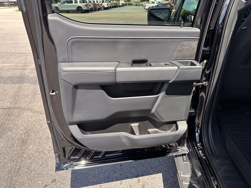 2025 Ford F-150 14th Gen - Image 12 of 31