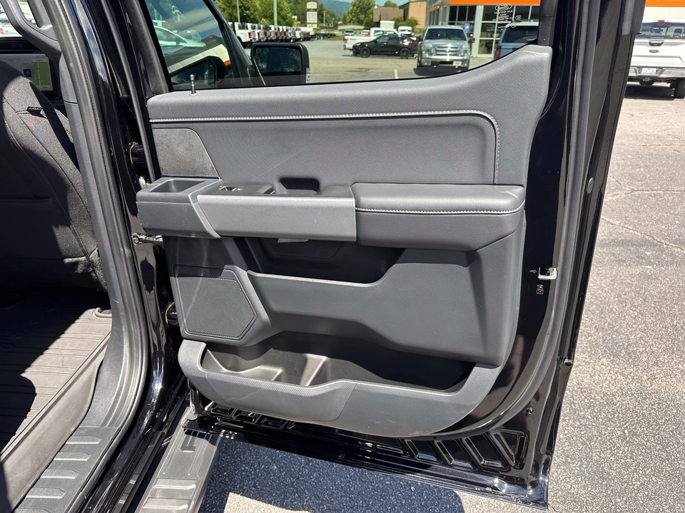 2025 Ford F-150 14th Gen - Image 16 of 31