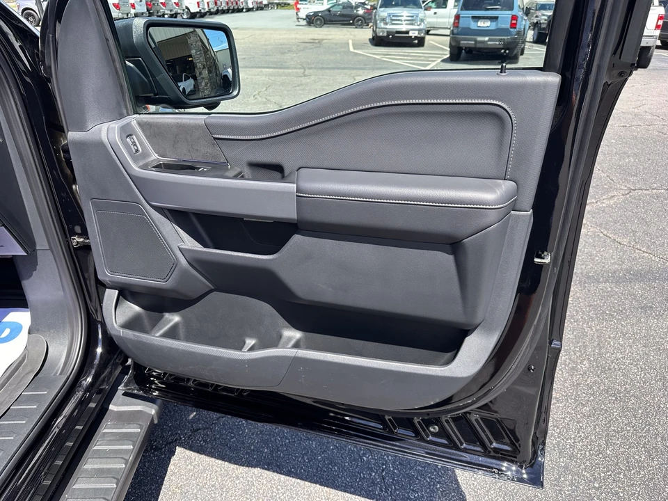 2025 Ford F-150 14th Gen - Image 14 of 31