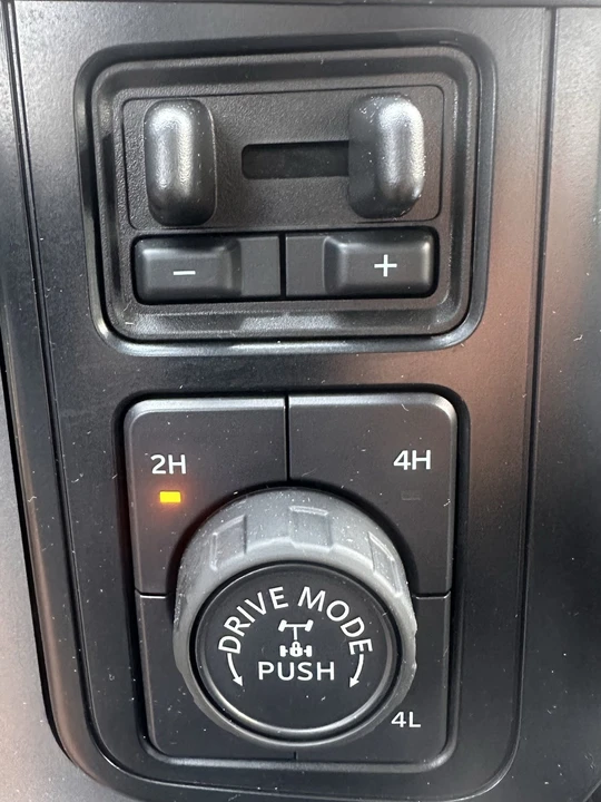 2025 Ford F-150 14th Gen - Image 19 of 30